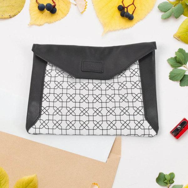 Multipurpose Pouch With Magnetic Lock(1 Pc / 19×14 Cm) - Super Bachat