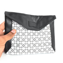 Multipurpose Pouch With Magnetic Lock(1 Pc / 19×14 Cm) - Super Bachat