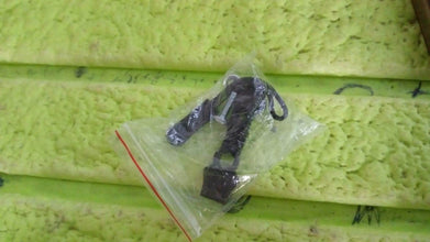 Portable Universal Detachable Zipper Slider (1 Pc / Medium) - Super Bachat