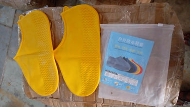 Non-Slip Silicone Rain Reusable Anti skid Waterproof Fordable Boot Shoe Cover ( Large ) - Super Bachat